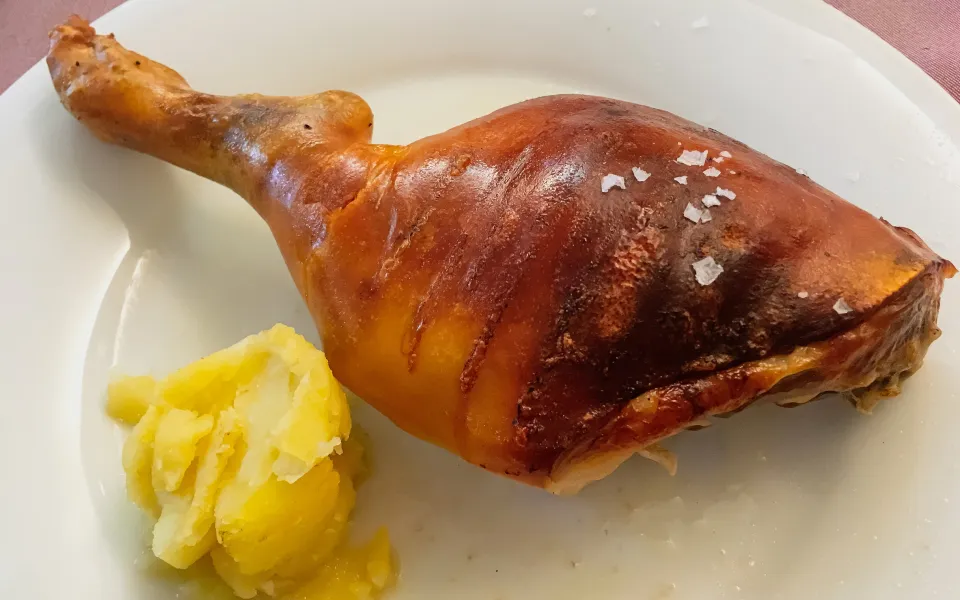 Spanferkelkeule